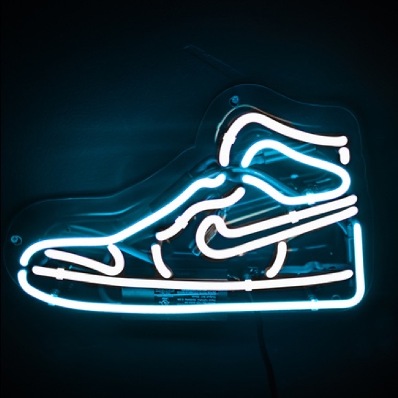 Meet your Posher, Mada - Picture 1 of 1